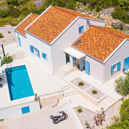 Modern Pool - Casa Brava Sole - Pitve, Hvar Holiday home Pitve